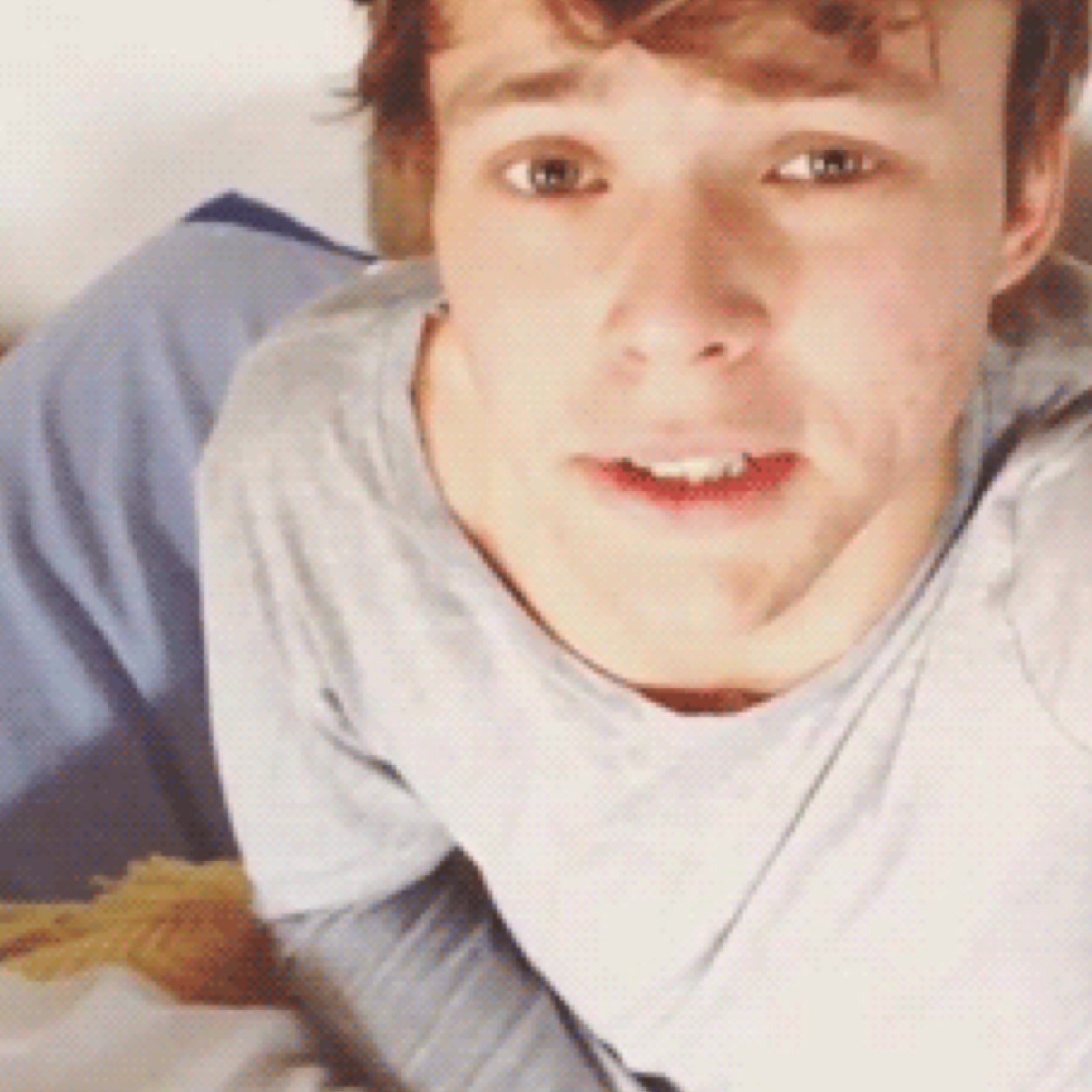 conversaticns's profile picture. i may or may not be a spy kid.