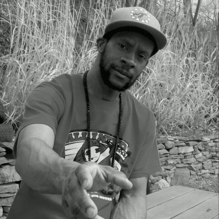 Song writer/performer.and radio personal on http://t.co/P2mbyHZ1gb  Base in toronto Canada member of the klockerz crew. Check me out on fb,YouTube,bbm 2abeb65a.