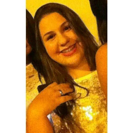 Sargitariana ,17 anos,Brincalhona, verdadeira, chata, implicante, chorona, boba, sorridente, bipolar, cheia de amor, e amiguinha da @docemarijuhana_ *-*