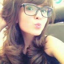 sou da sbt  fasso novela,teatro,sou modelo,cantora e atriz, e amo meus fãs