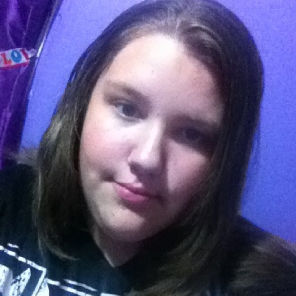 hi i am tonya i like rainbowz and pandas and turtles3 nikname~tona i do try too follow back and you can also kik me~tona1699
And i luvz ny cuddle buddy so yeah