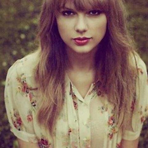 IM SwiftyIndonesia                      facebook = vanda lestari                         my ask fm = vanda
