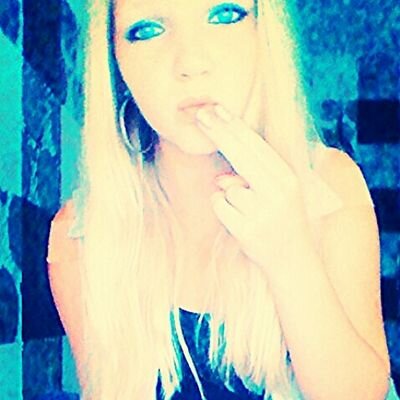 Love is like heaven but it hurts like hell♥
