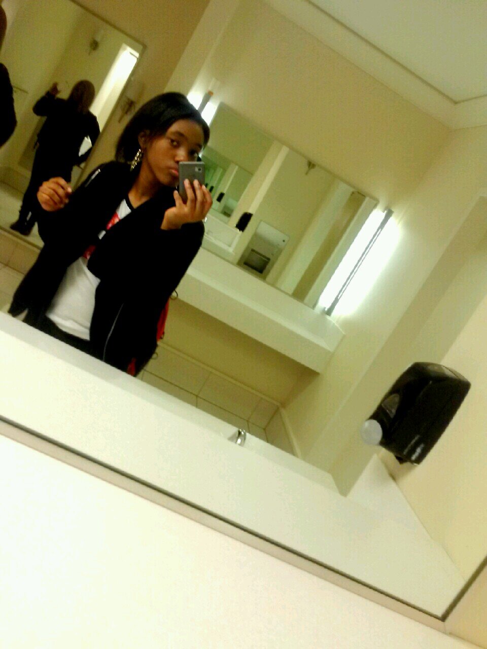 expect the unexpected| just a young silly girl trying to have fun|HU$TLA| Follow me I follow back!