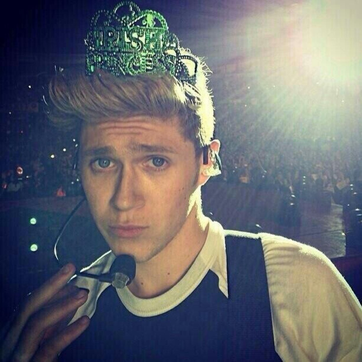 @_blurryhoran . follow and ask for follow back ! ilysm