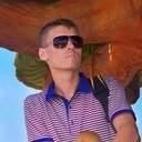 Мне 37, живу в России, Тула. Окончил ТулГУ. Работаю в компании деятельность, которой направлена на взаимодействие с людьми. #своихнебросаем