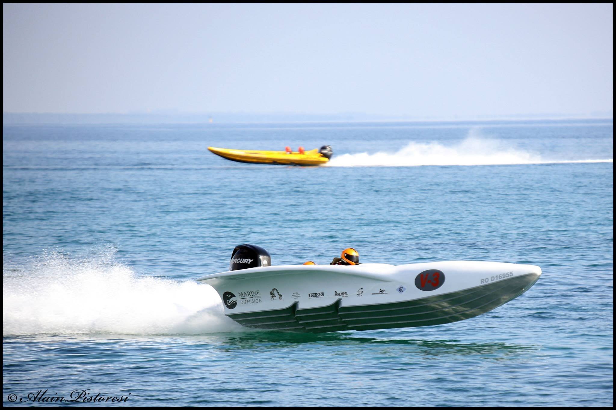 Découvrez le OFFSHORE V200 au travers de son championnat de France et suivez la Passion du TEAM JOSEPH DAGHER tout au long des courses