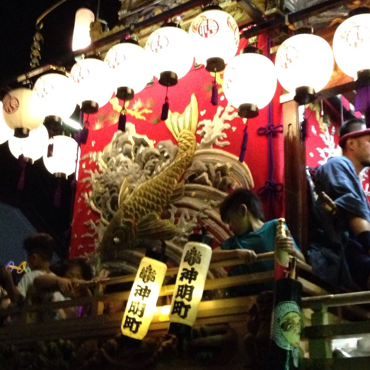 taketateyam's profile picture. やわたんまちが大好きです。 山車が大好き。お囃子が大好き。祭りはやるものです。 最近は、祭り写真(特に山車&祭人)が大好き。

背景は、鏡ヶ浦(館山湾)からの富士山