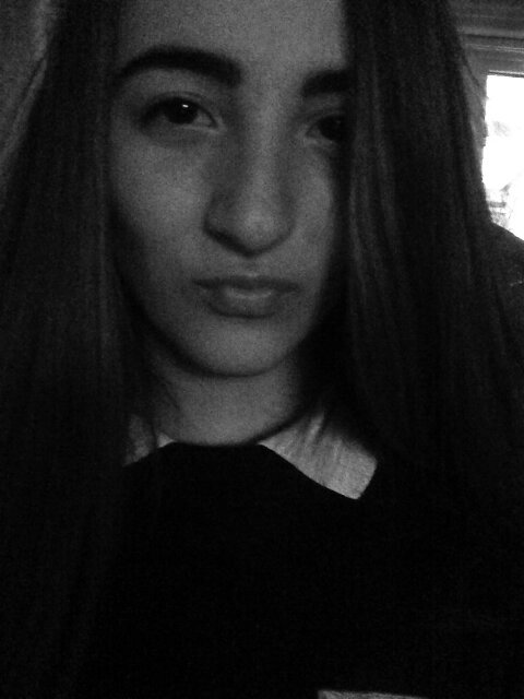 I'm Montana, my twin sister is Hannah. I don't have a twin sister. It was pointless you reading my bio. Have a nice day.