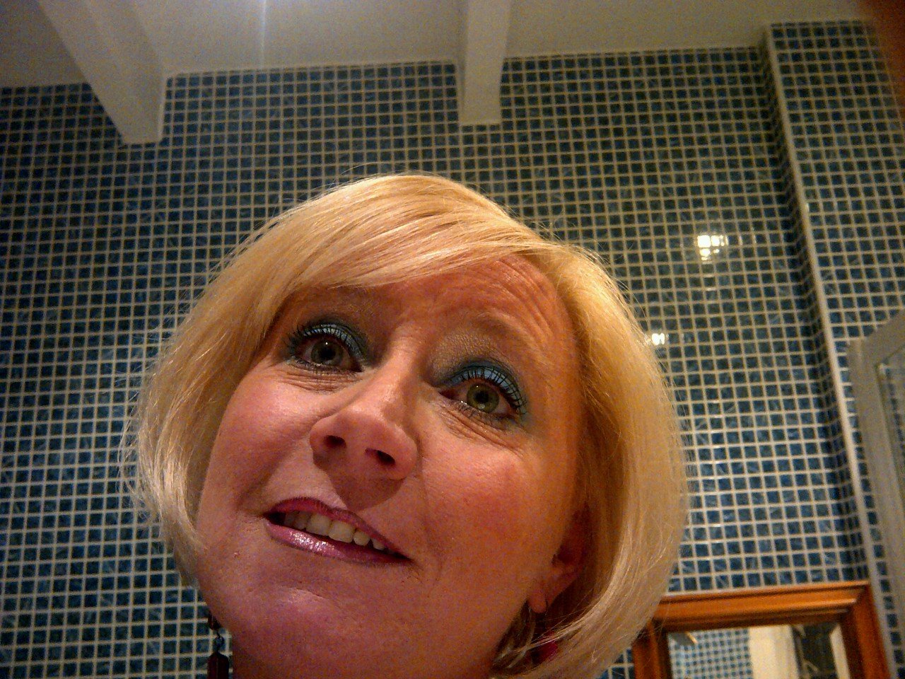 Senior Manager for BT Indirect Partners  UK SME. Wife, mother and would be Chef. Enjoy spending time with family and friends.