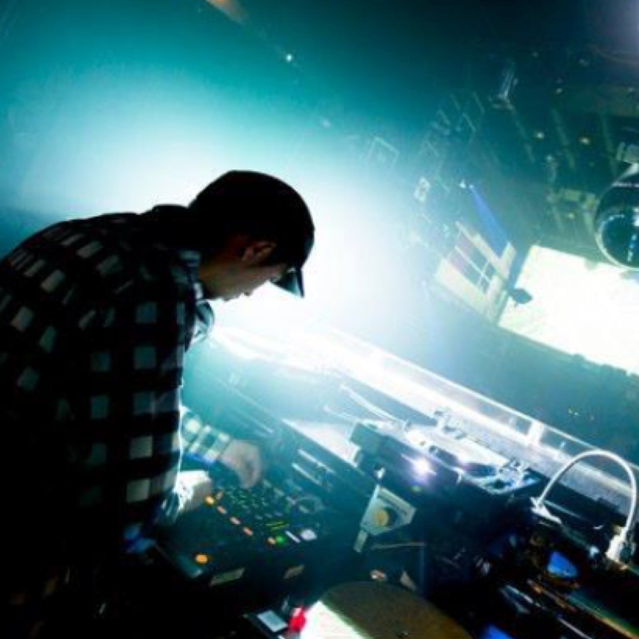 DJ/Organiser CORDOBA@solfa/OPTIMIST@AIR/UNDER THE SUN @Open Air Space techno/tech house/deep house/funky house