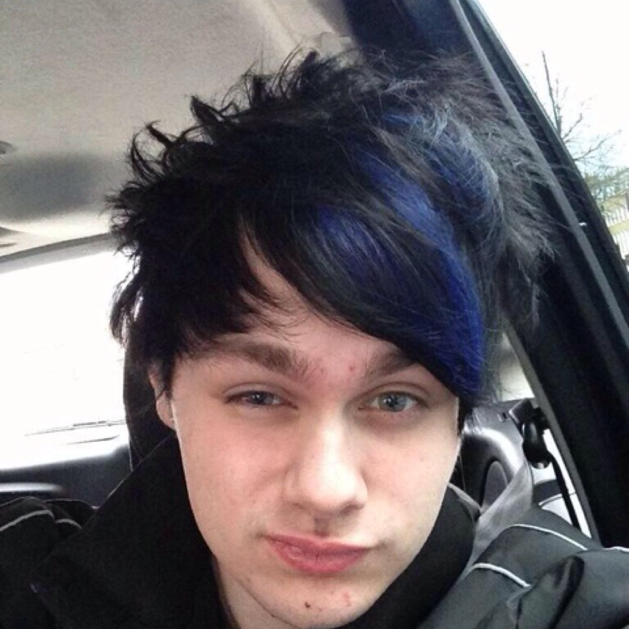 Free follow from @casuallyluke :)