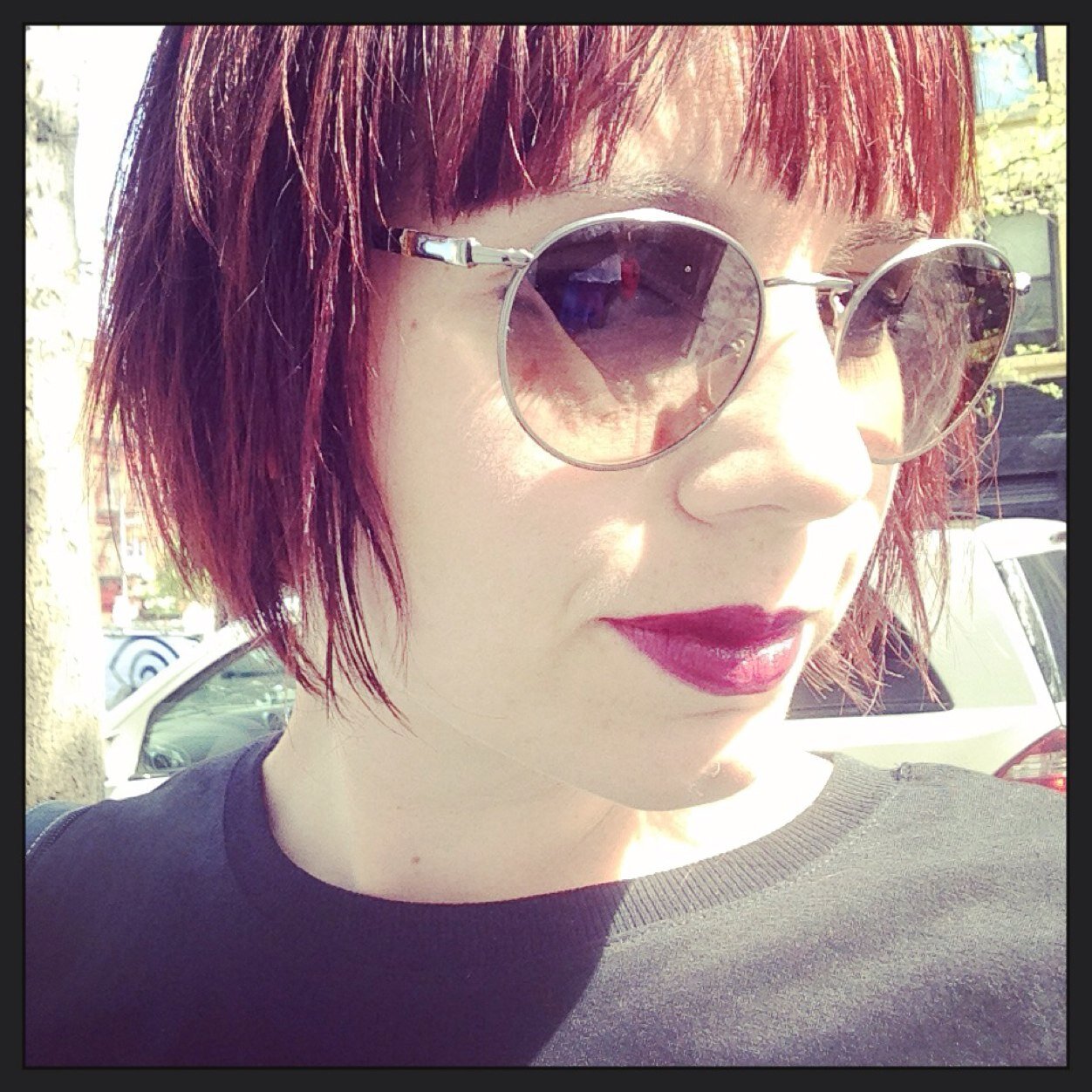 green_teacups's profile picture. Undeniably strange anglophile, currently writing about werewolves.