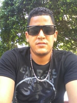 alguacil de estrado,  amante del baloncesto... fiel creyente en Dios