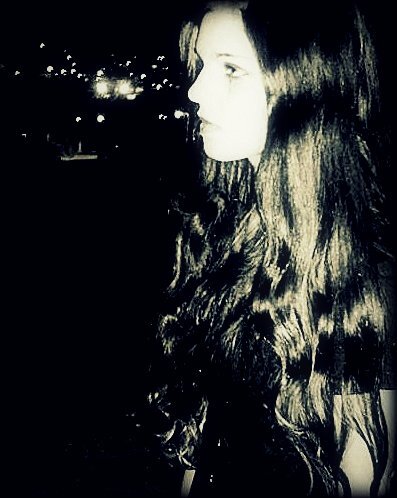 Amo livros, músicas, poesias, etc. Vida social somente às vezes. :b \m/