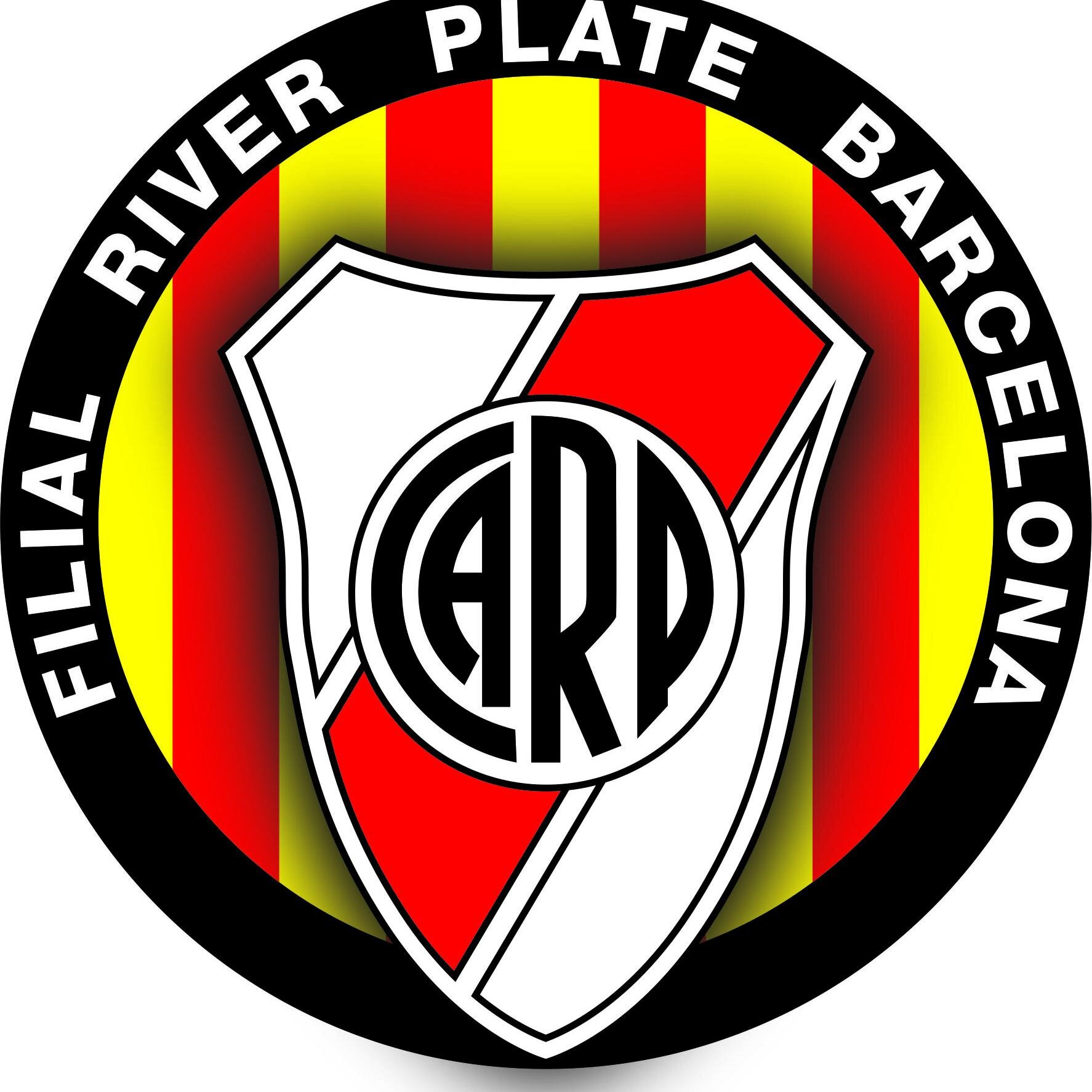 ESTAMOS LEJOS, HAY QUE GRITAR MUY FUERTE
Es el lema que nos acompaña desde que se inició la Filial, todo por el amor a River que tienen sus integrantes