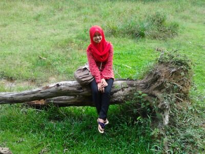 I don't life to please. I don't care what anyone thinks. If you don't like me, don't talk to me!!! Problem solved.. :)