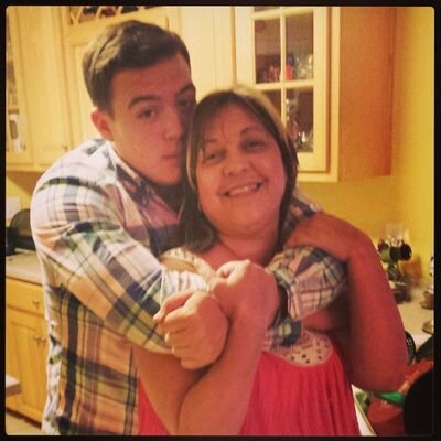 vann_lori's profile picture. 