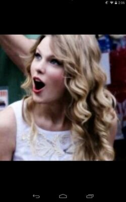 A lover of Taylor I follow back my fellow swifies