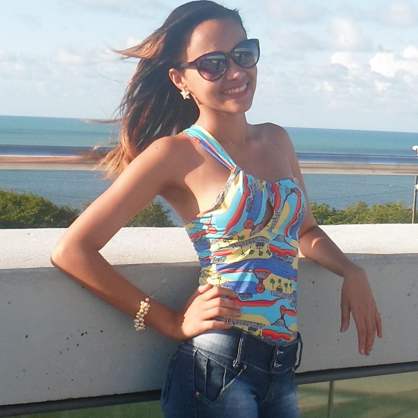 S2...Se Avexe ñ,que amanhã pode acontecer tudo inclusive nada ...S2