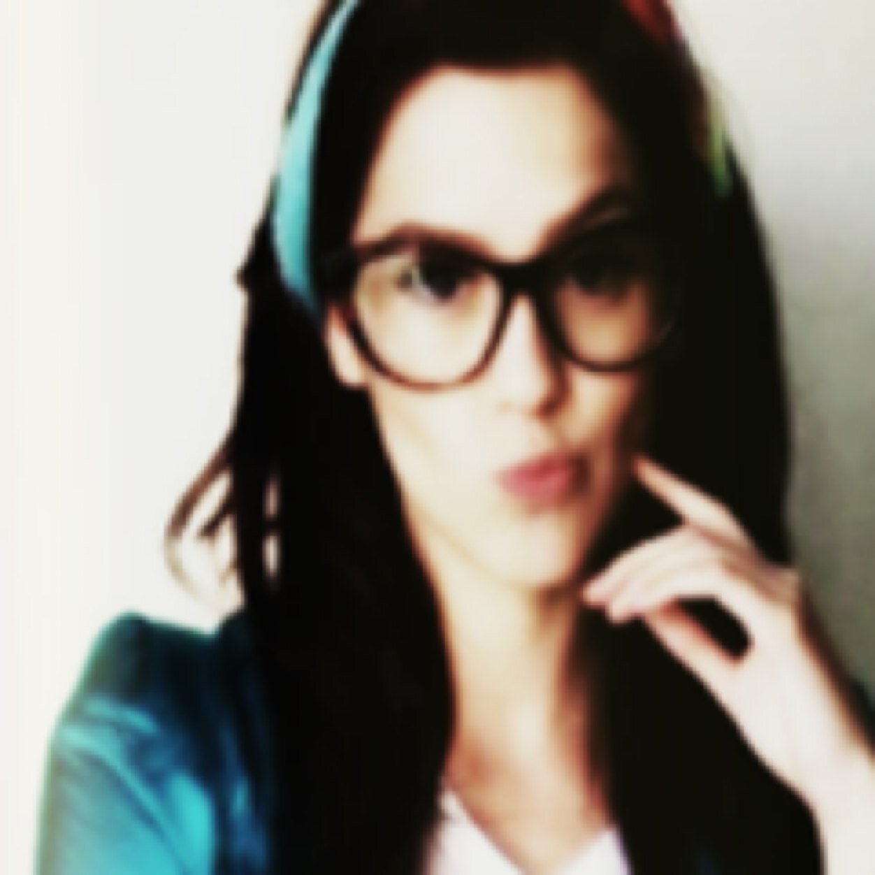 - olhos azuis que me encanta demais .