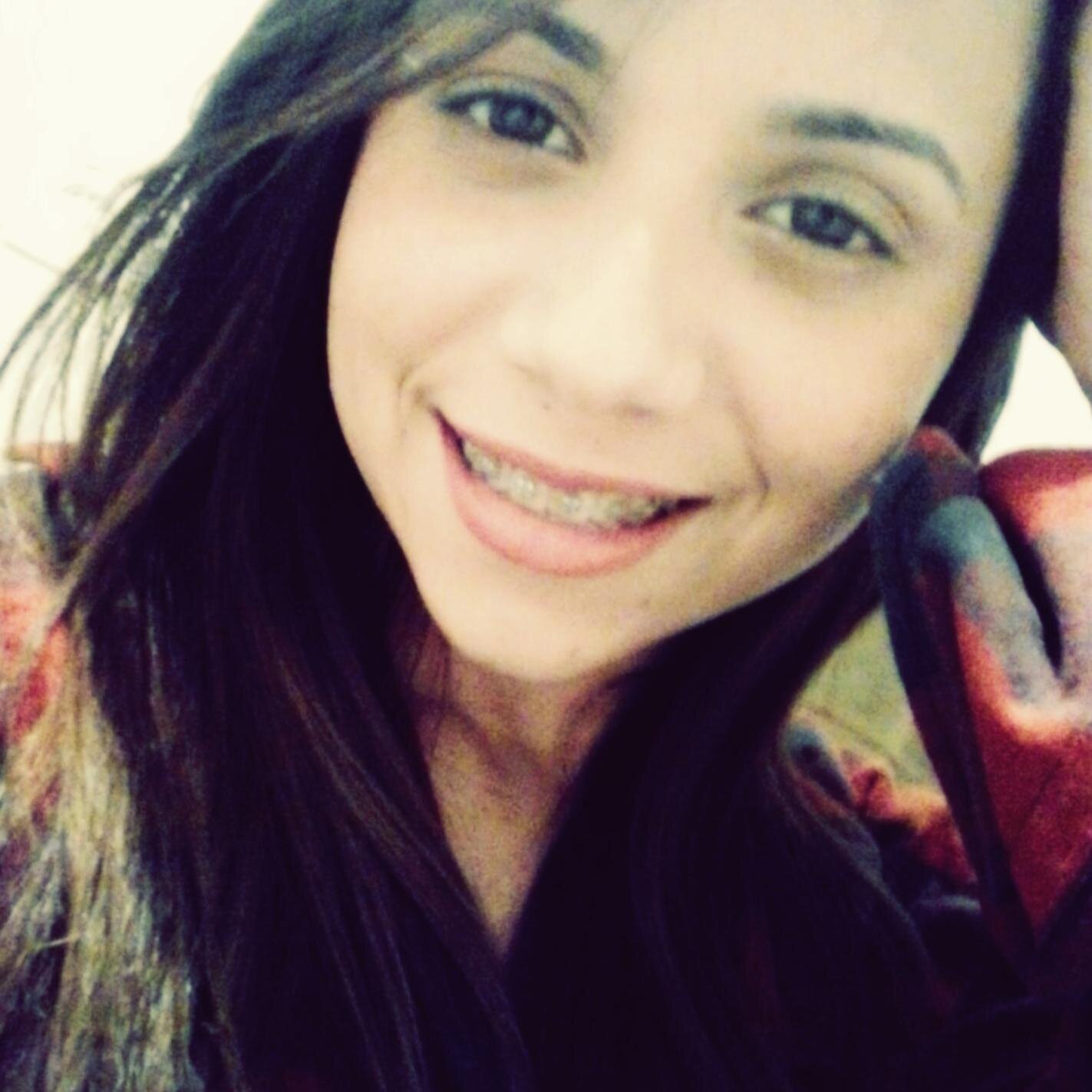‎''Aoos que faalam de miim peela Costas,Obriigadoo é sinaal que estoou Sempre na Frente'!' ;D