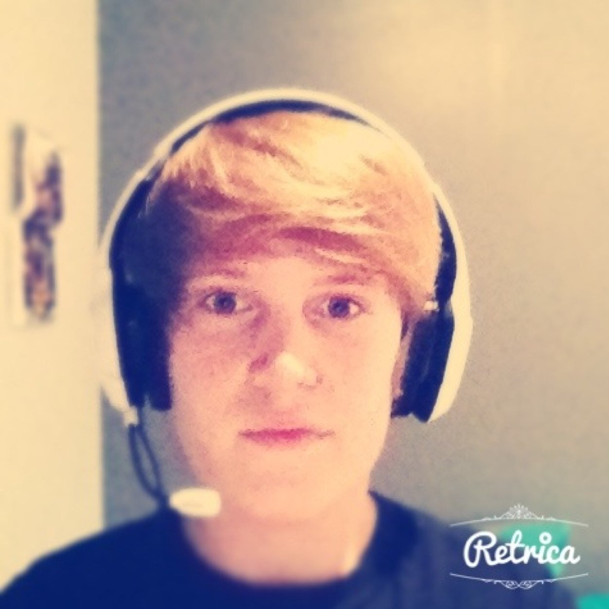 Youtubeur !! Depuis eeeeeh.... Je sais pas enfaite !!
https://t.co/aWPA01eXwZ