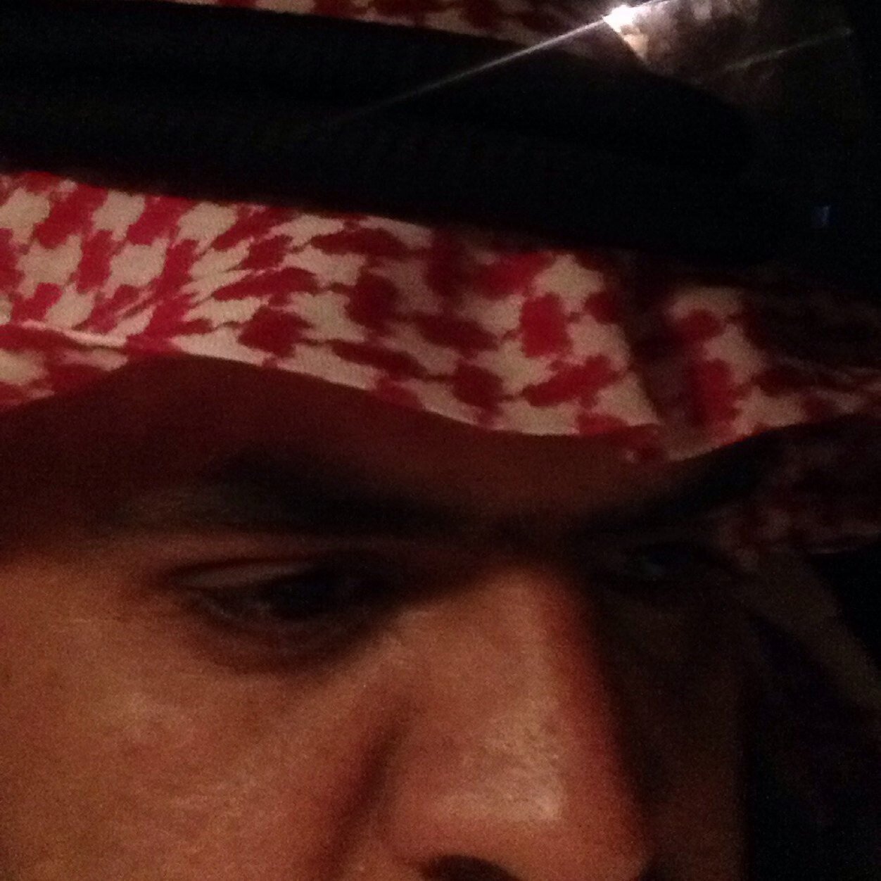 مزاجي مثل سحابه صيف .. مرا سياسيه ومرا رومانسيه ومرا اطق طق ومرا اكون جديه انت وحظك ..؛