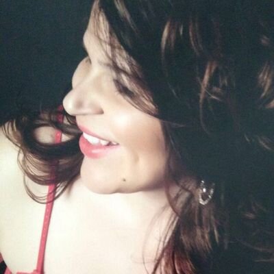 ModaspVal's profile picture. Fashionista por diversão.
STUDIO BELA