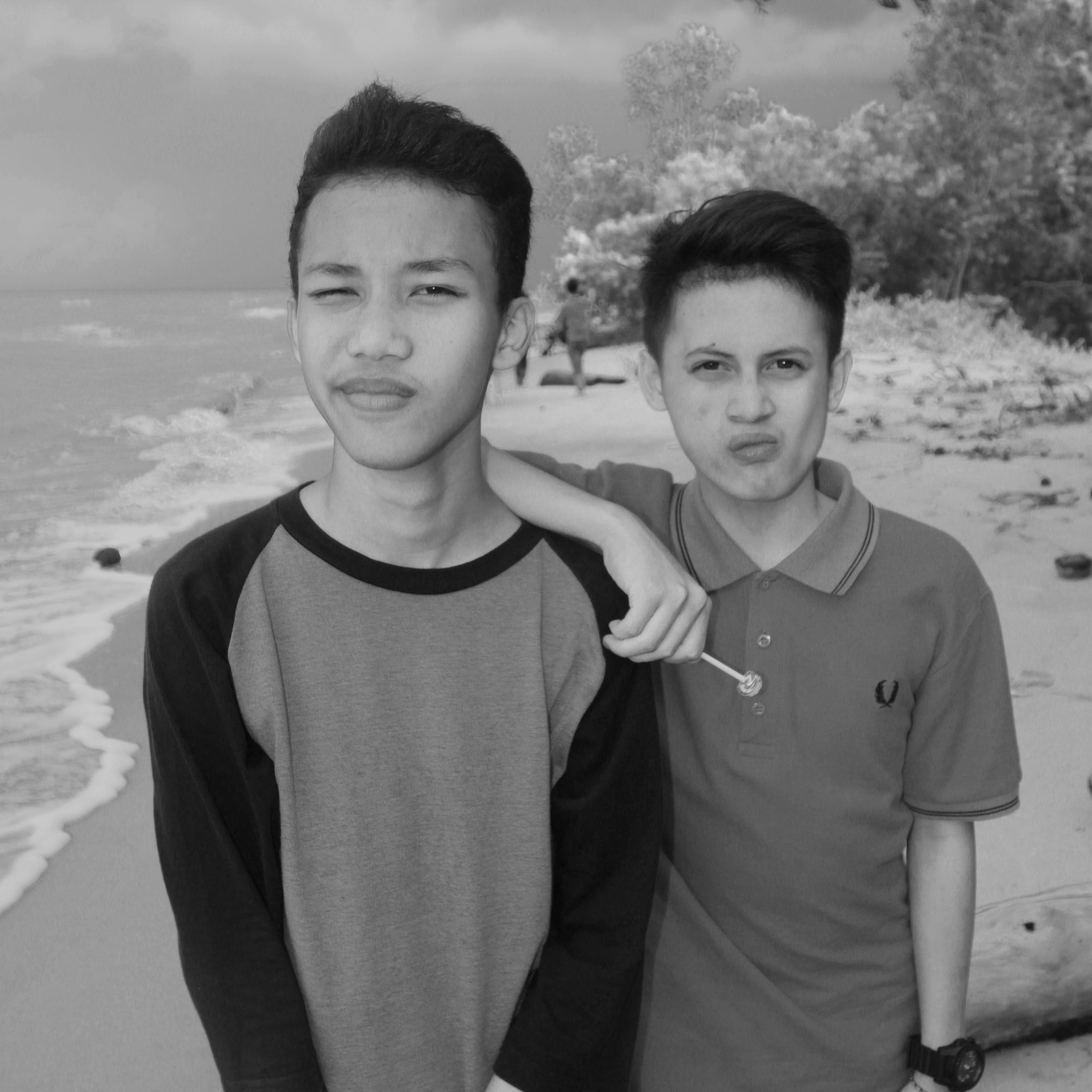 Titokharisma10's profile picture. _-_-_-_-_-_