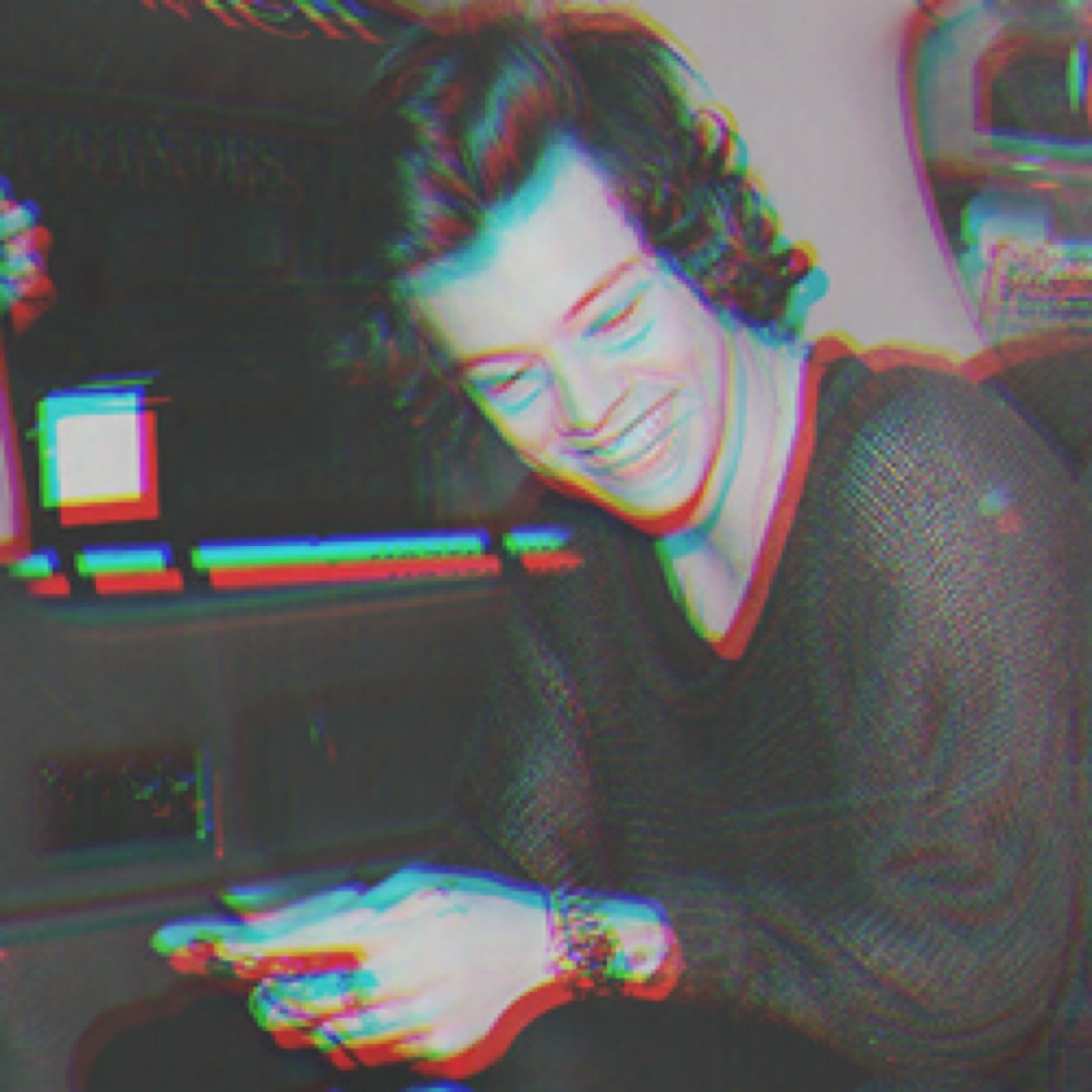 follow @emmyannar (-NEW ACC-) and theyll follow back