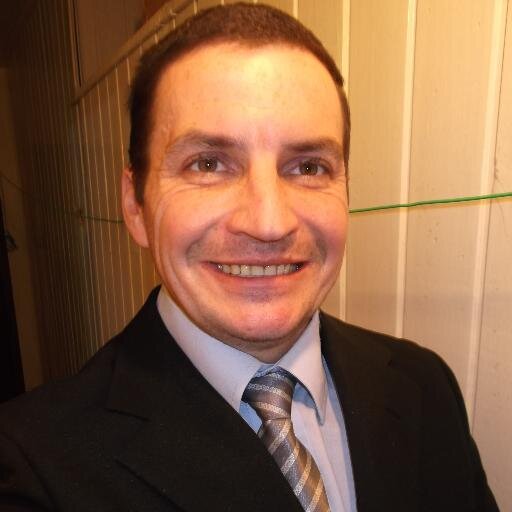 Técnico em vigilância com ênfase em endemias, Agente de endemias Professsor de Ciências sociais formado pela UFRGS. Poeta, Escritor.