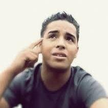 - foi em teu olhar e em tua voz estranha, que eu aprendi a gostar mais do que lasanha ♫ ♥ @DalesteBR