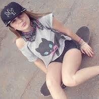 19 anos, aquariana, flamenguista, adora skate, curto rock, country e reggae. quer me conhecer melhor me segue!!!
