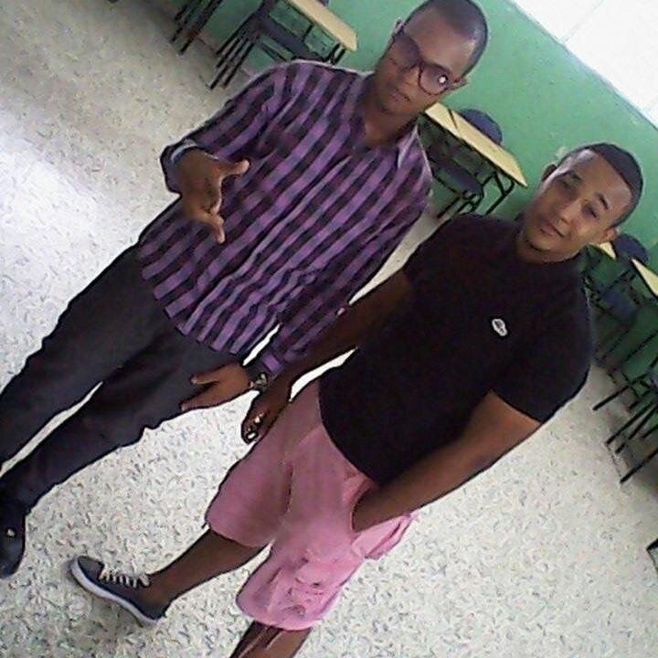 chikiiboys's profile picture. No hay espaciiO para mi BiiOgrafia aki! Pero Soii,AMIGABLE.CARIÑOSO,Y Muy SinpatiicO Followme y piide Back! un follower SegurO! Thanks Si quiere ma Dale pa DM