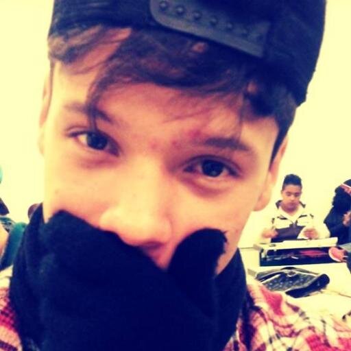 E ae gente, meu nome é Rodrigo, peço a todos q me sigua, q eu sigo de volta e indico......
Valeus ......