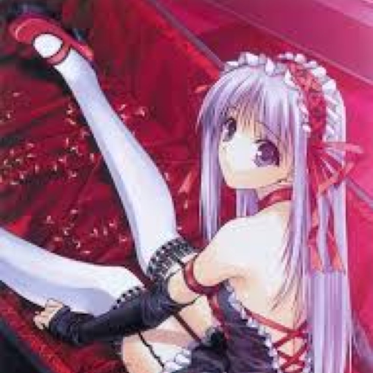 im vampire and i love blood and my favorite blood tyoe is A.im single bi emo 23.i can telport my waepon is my two sharp fang.im new born vampire
