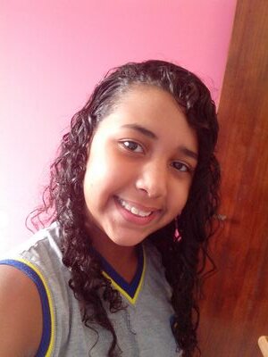 Eu amo anitta 3 3 ;-)