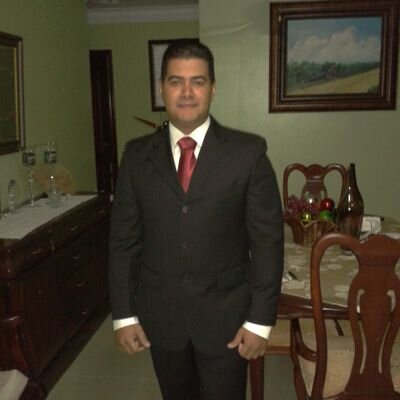 Licenciado en Derecho egresado de la Universidad Central del Este (UCE), Magister Gerencia y Productividad, Universidad APEC.