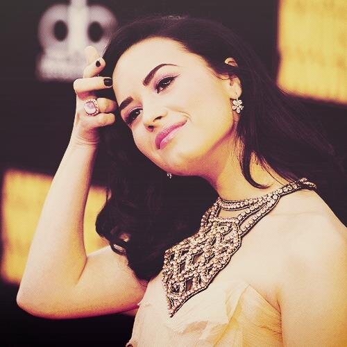 DEMI_FOLLOW_ME8's profile picture. fã da gilleteira e dos 5 viados.