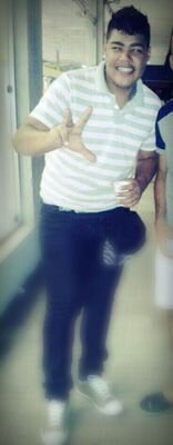 • eu sou um gαroto como todos os outros, só estou vivendo diαs iguαis, de mαneirαs diferentes !
eu gosto de dα uns rolé,αproveitα α vidα ! :)
