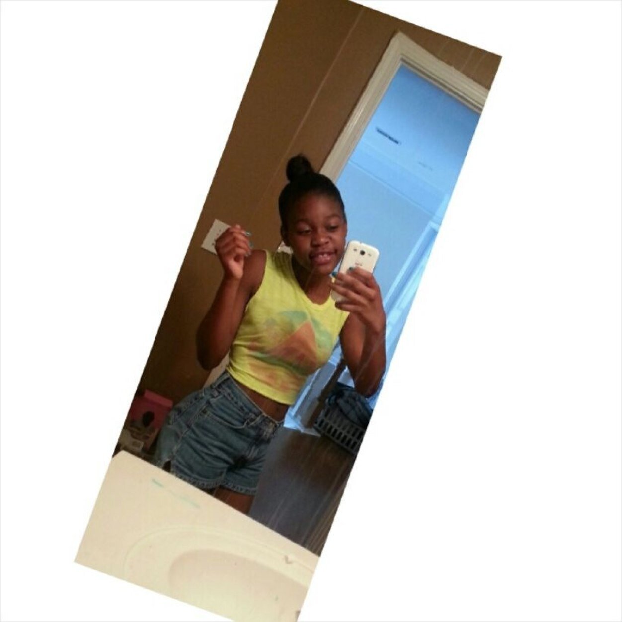 follow me on instaa // @dakitaa__
