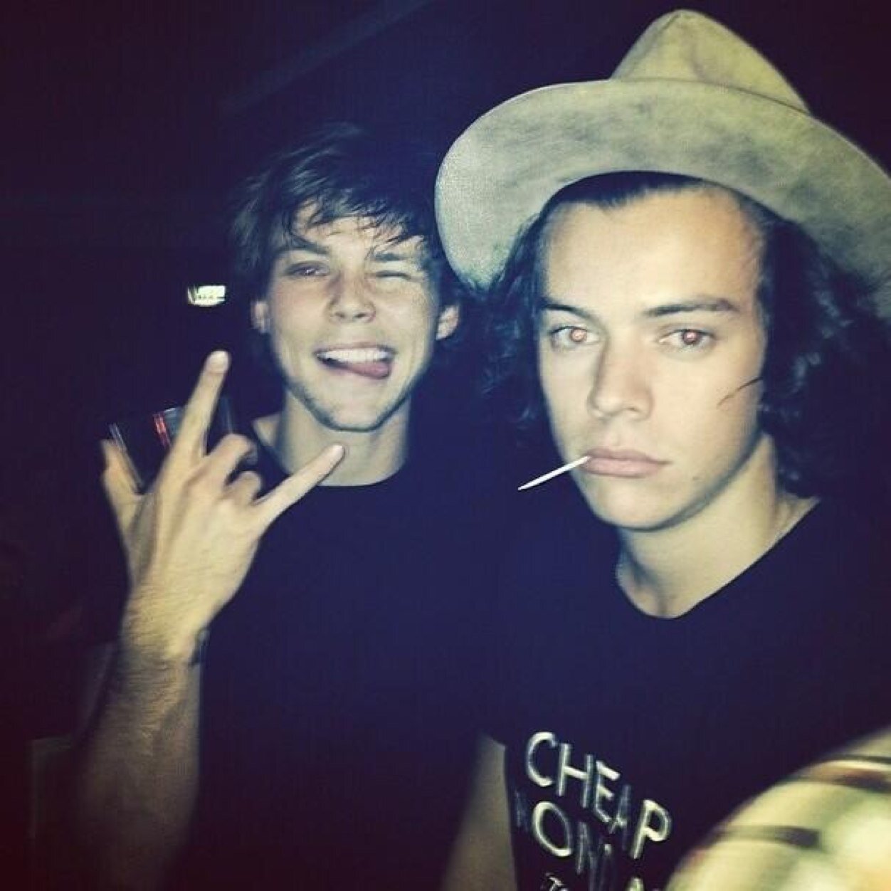 GO FOLLOW @niallxhemmoxx because she gave you this free follow! Please PLEASE RT https://t.co/nTauCVhINi