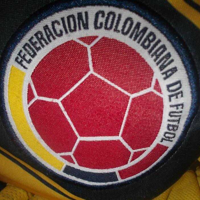 Dios... Robert Pattinson Millonarios F.C  Ama y dejáte amar