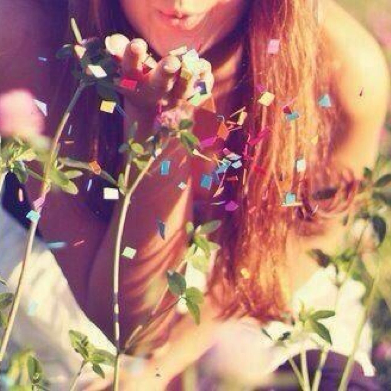nonsocialgirl1's profile picture. Surround yourself with the deamers and the doers, the believers and the thinkers, surround yourself with those who see greatness in you.