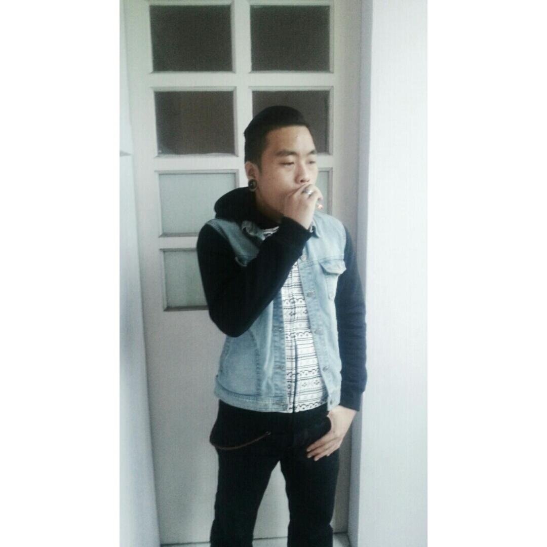 oscardjames's profile picture. if you think i'am weird now. wait till you meet me in person.