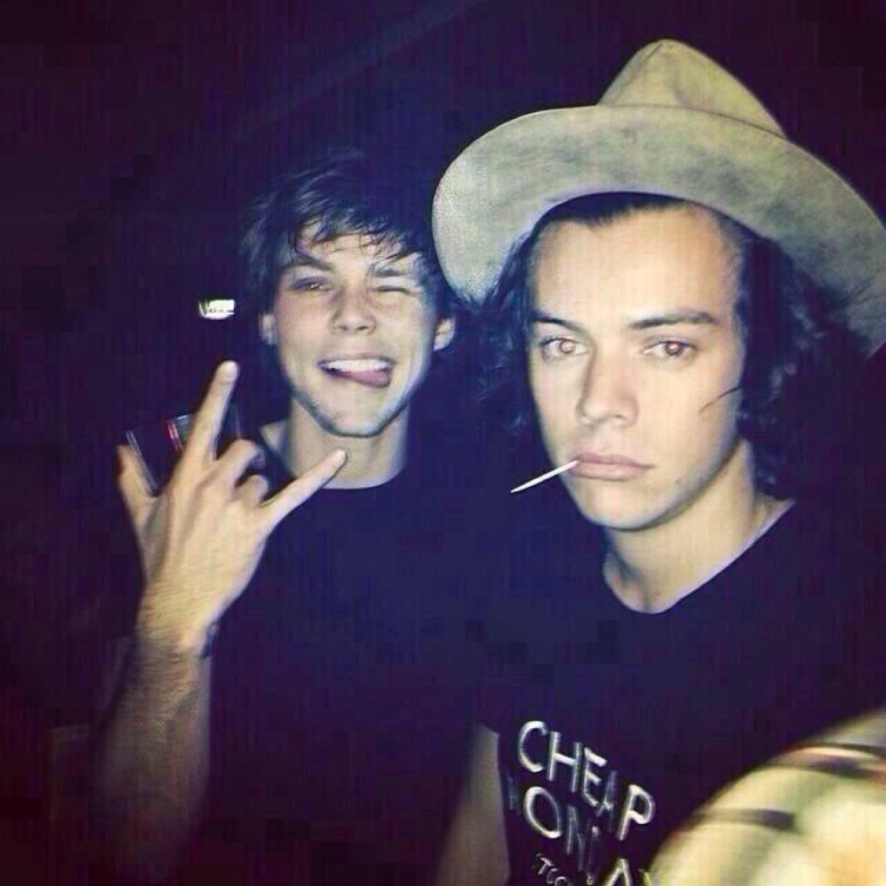 Free follow from @grungekidhood  bc youre hella rad x