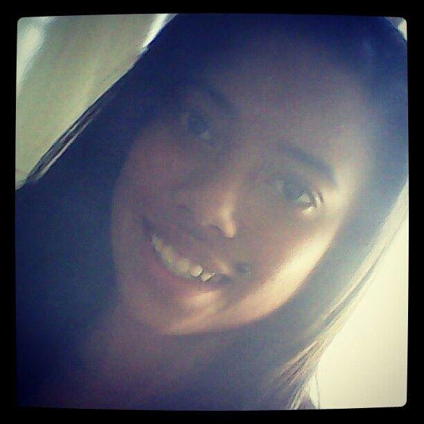 Apenas uma menina dedica ..              Um idulo:DEUS SOMENTE ELE 3 .........Queé saber mais pergunte-me ;) ;) kk