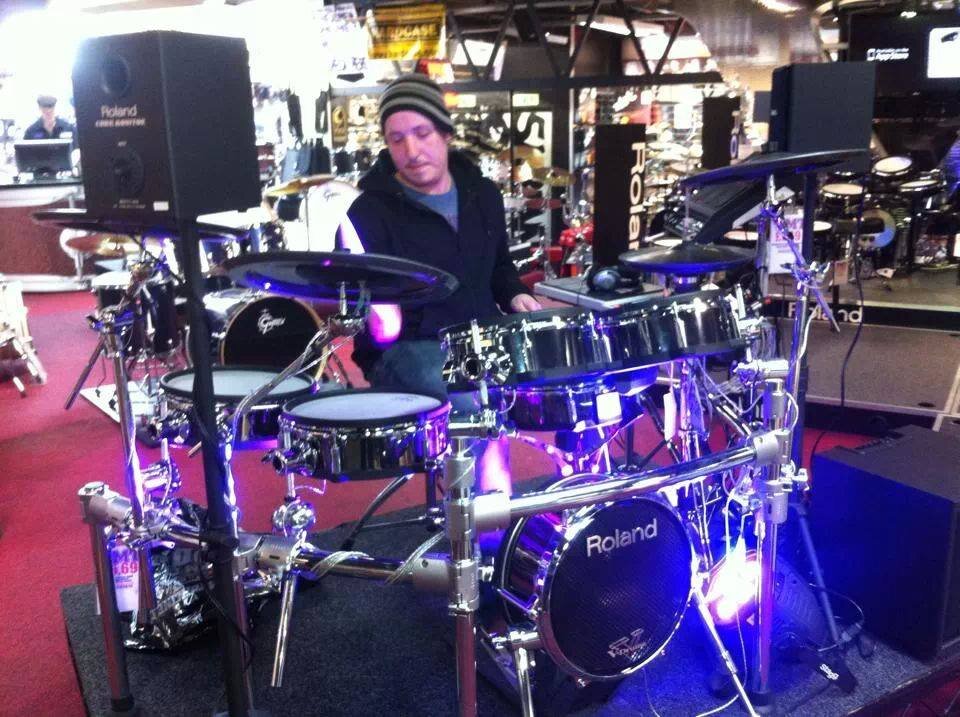 iam cory mangan i play drums in a few bands and teach few students and love to play drums