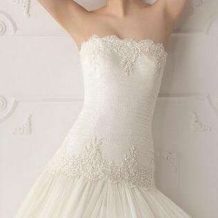 Vendo vestido de novia precioso modelo Sabina de Alma Novia (Rosa Clará) 600€ Barcelona
http://t.co/Evhb16rlIg
mariafutura@outlook.com